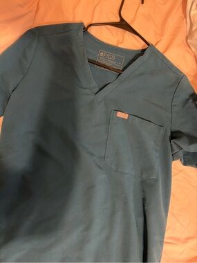Figs Women's V-Neck Short Sleeve Scrub Top in Teal